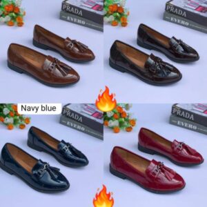 Bobbling Office Shoe