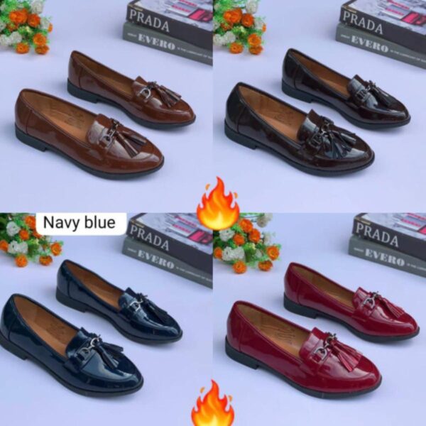 Bobbling Office Shoe